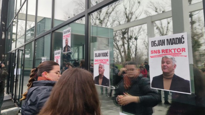 Rektor da podnese ostavku